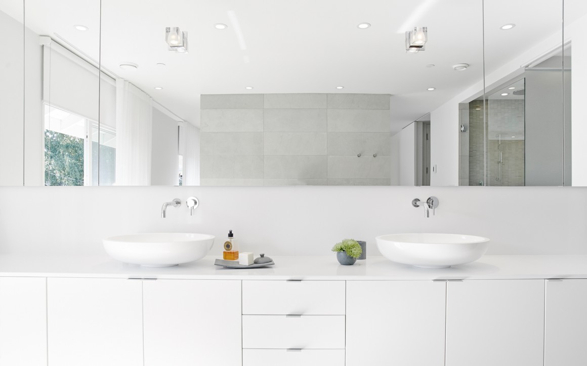 Bathroom Ideas: 10 Bold Modern Bathrooms to Tempt Even the Colour-shy